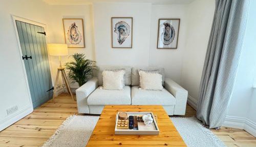 Tree Hill Cottage, Sleeps 3, Stratton, Bude in Stratton