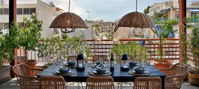 Upscale Studio With Amazing Lush Terrace in Athens