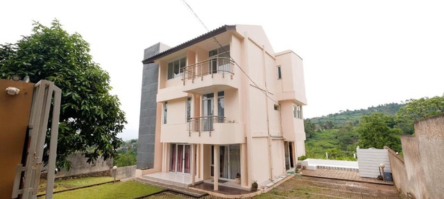 Vila Canda in Cicadas