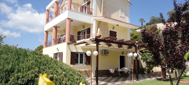 Villa Elpida - ground floor apartement in Svoronata KEFALONIA