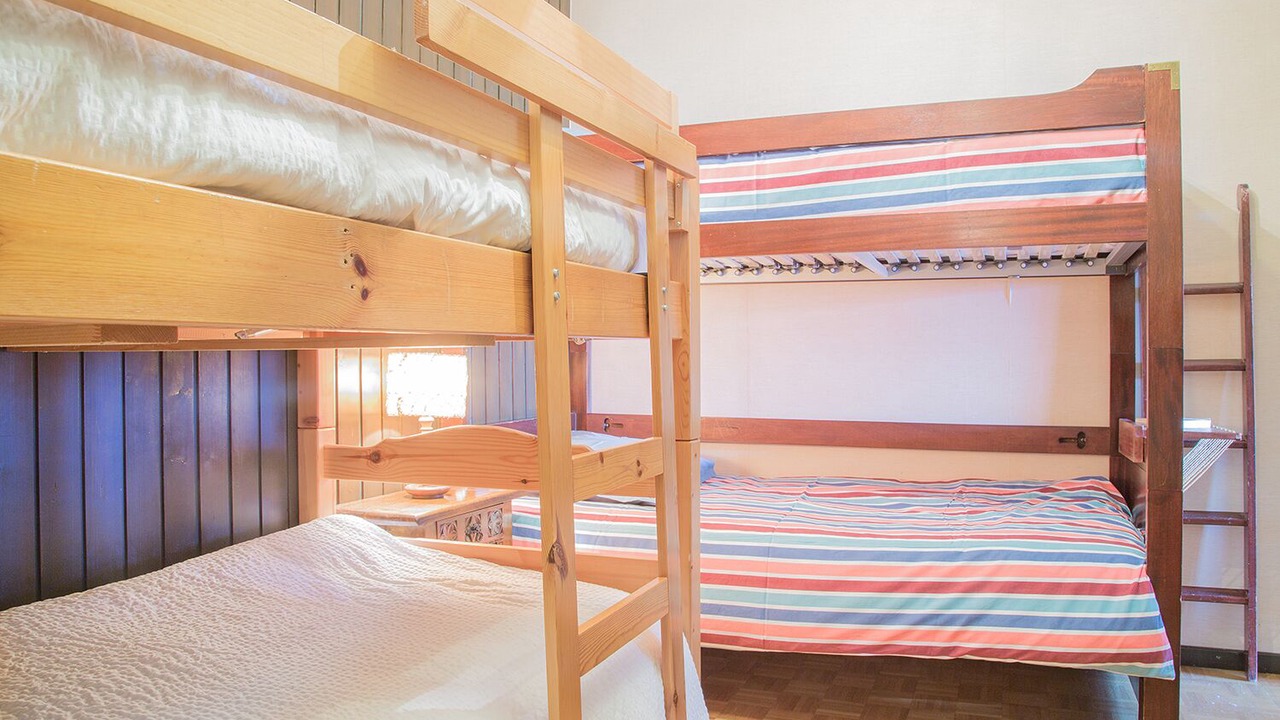 Photo of Bedroom in Lens