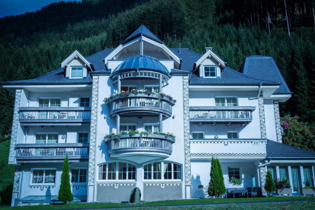 Photo of Others in Ischgl