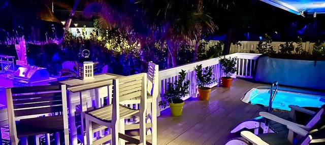 TikiBar with TV &Stereo, PrivateSpa, Heated Pool, Hammock,SUP’s, Kayaks,Bikes,FP in Islamorada
