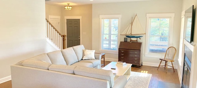 SPACIOUS 5 BEDROOM, PRIVATE HEATED POOL WITH SPACIOUS YARD, SHORT WALK TO BEACH! in Nags Head
