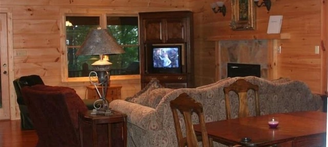 Townsend, Tn & Smoky Mountains! Wooded Privacy & Sleeps 15 in Townsend