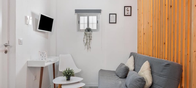 Apartment 'Casa Abuela Maria' with Private Terrace and Wi-Fi in Jerez
